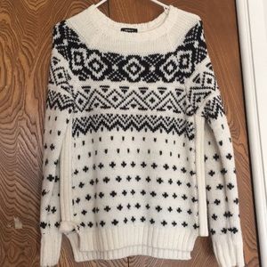 Cream & Black chunky sweater size S